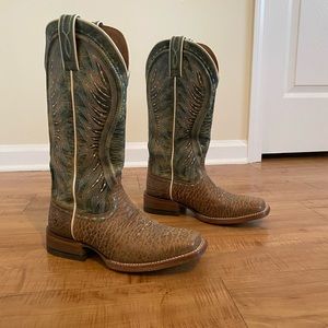 Ariat Vaquera Elephant print boots Size 7.5